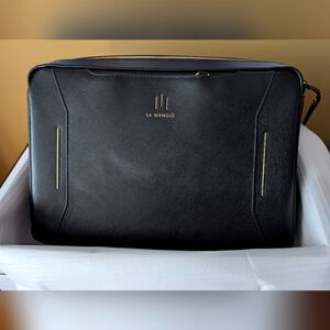 La Mansio Air - Expandable, Modular Bag for Active Women, in Black Saffiano